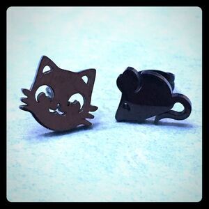 (Q3) Cat & Mouse Earrings
